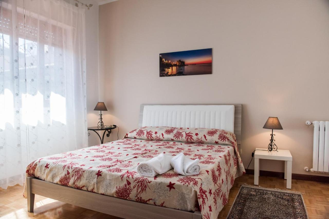 Bed and Breakfast La Castellese Aci Castello Exterior foto